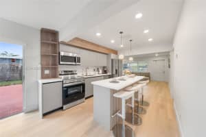 331 Ne 42nd Ct Oakland Park, FL 33334 - MLS#A11927819