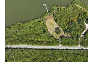 250 Live Oak Dr Vero Beach, FL 32963 - MLS#A11927839