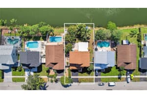 9710 Sw 9th Ct Pembroke Pines, FL 33025 - MLS#A11927850