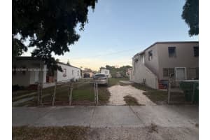 3090 Nw 33rd St Miami, FL 33142 - MLS#A11927890