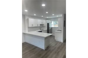 8427 Sw 137th Ave 8427, Miami