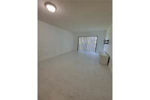 8290 Lake Dr 219 Doral, FL 33166 - MLS#A11927910