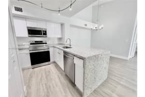 677 Sw 111th Ave 303, Pembroke Pines