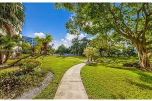 4330 Hillcrest Dr 405 Hollywood, FL 33021 - MLS#A11928017