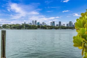 1110 Venetian Way 1a, Miami