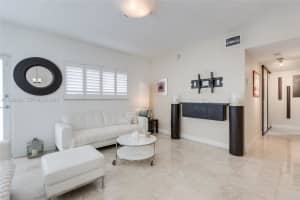 1110 Venetian Way APT 1A, Miami Beach, FL 33139, - MLS#A11928021