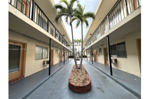 6885 Byron Ave 103 Miami Beach, FL 33141 - MLS#A11928224