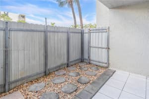 10000 NW 80th Ct APT 2162, Miami Lakes, FL 33016, - MLS#A11928240