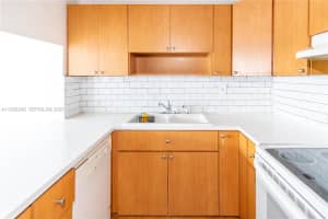 10000 NW 80th Ct APT 2162, Miami Lakes, FL 33016, - MLS#A11928240