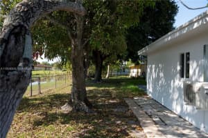 1530 Nw 47th Ave Lauderhill, FL 33313 - MLS#A11928305