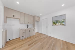 608 Nw 6th Ct Hallandale Beach, FL 33009 - MLS#A11928376