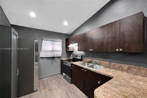 634 Nw 15th Ave Fort Lauderdale, FL 33311 - MLS#A11928383