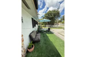 208 NW 7th St #1-2, Hallandale Beach, FL 33009, - MLS#A11928394