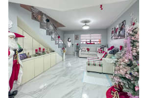 2216 W 53rd Pl 2216 Hialeah, FL 33016 - MLS#A11928471