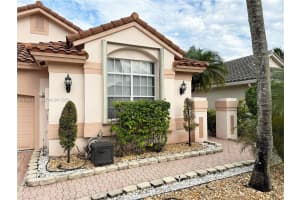 1525 Lacosta Dr W, Pembroke Pines, FL 33027, - MLS#A11928475