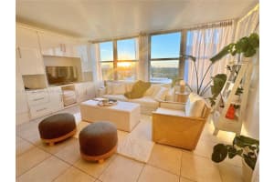 2899 Collins Ave 1004 Miami Beach, FL 33140 - MLS#A11928538