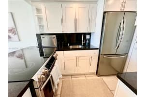 2899 Collins Ave 1004 Miami Beach, FL 33140 - MLS#A11928538