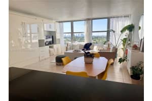 2899 Collins Ave 1004 Miami Beach, FL 33140 - MLS#A11928538