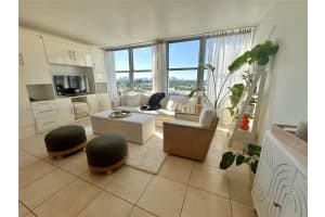 2899 Collins Ave 1004 Miami Beach, FL 33140 - MLS#A11928538