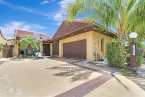 1057 Ne 202nd Ln, Miami 1057 Ne 202nd Ln, Miami