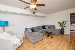 11006 N Harmony Lake Cir Davie, FL 33324 - MLS#A11928558