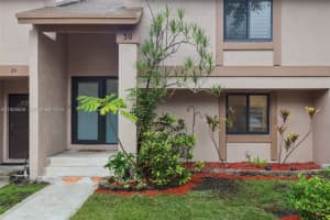 30 Chestnut Cir , Cooper City, FL 33026 - MLS#A11928609