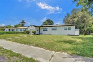 1041 NE 169th St, Miami, FL 33162, - MLS#A11928653