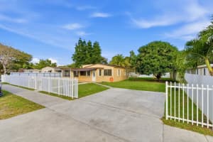 18141 Nw 4th Ave Miami Gardens, FL 33169 - MLS#A11928686