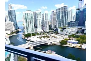 90 Sw 3rd St 3112, Miami