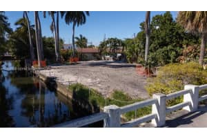 848 Nw 18th Ave Miami, FL 33125 - MLS#A11928733