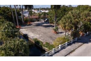 848 Nw 18th Ave Miami, FL 33125 - MLS#A11928733