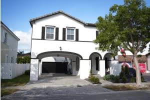 9443 Sw 170th Path, Miami