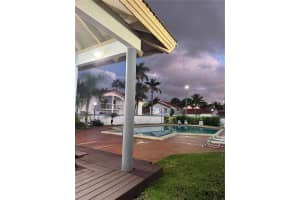 15355 Sw 76th Ter 203, Miami