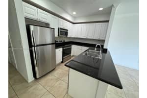 35 Se 3rd Ave 35 Hallandale Beach, FL 33009 - MLS#A11929073