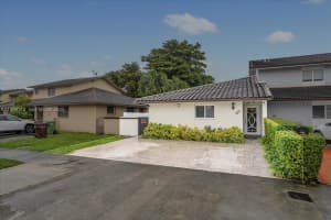 1071 W 37th St Hialeah, FL 33012 - MLS#A11929115