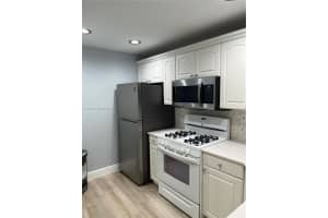 8650 SW 67th Ave APT 1028, Miami, FL 33143, Sold 01/15/26