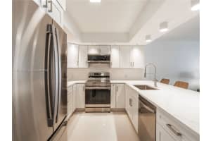 5701 Collins Ave 307 Miami Beach, FL 33140 - MLS#A11929193