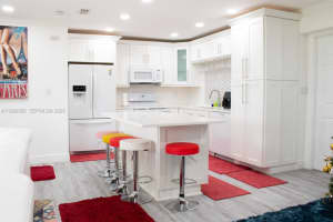 8781 Johnson St Pembroke Pines, FL 33024 - MLS#A11929326