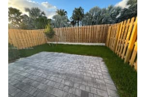 635 Se 13th St Cir . Homestead, FL 33034 - MLS#A11929361