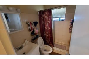 221 Ne 21st St Pompano Beach, FL 33060 - MLS#A11929422