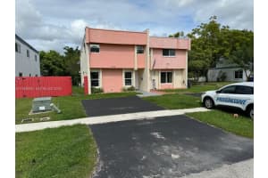 7915 Sw 7th Pl, North Lauderdale