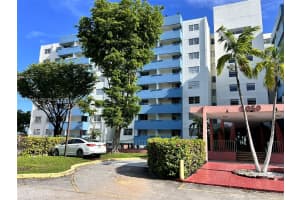 5050 Nw 7th St 401 Miami, FL 33126 - MLS#A11929440