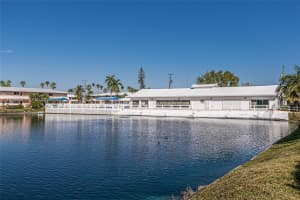 815 Sw 10th Ter 3v Hallandale Beach, FL 33009 - MLS#A11929460