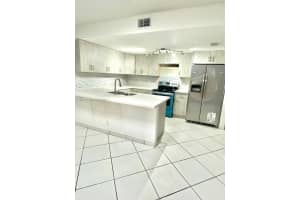 4705 Sw 62nd Ave 104 Davie, FL 33314 - MLS#A11929498