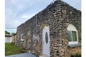 511 Nw 62nd Ave Miami, FL 33126 - MLS#A11929535