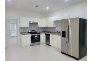 511 Nw 62nd Ave Miami, FL 33126 - MLS#A11929535