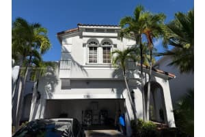 3085 Ne 208th Ter, Aventura