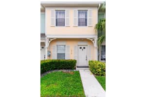 16749 Hemingway Dr, Weston
