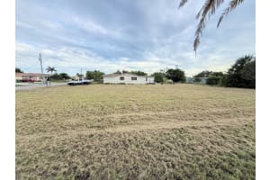 156 Francis Dr Ne Port Charlotte, FL 333952 - MLS#A11929598