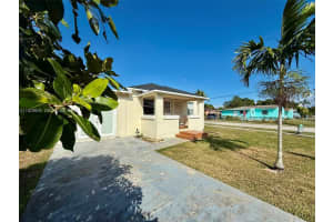 2403 Scott St A Hollywood, FL 33020 - MLS#A11929605